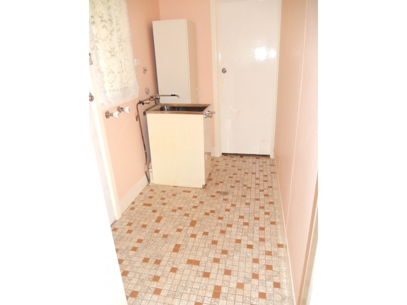 6 Brooks Crescent, Darlington Point NSW 2706