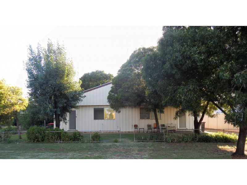 3/15 South Avenue, Yenda NSW 2681
