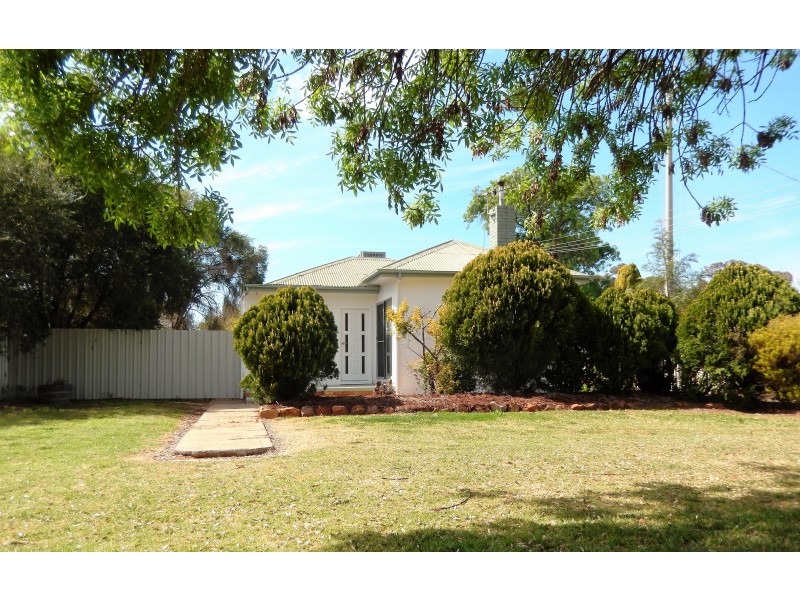 7 South Avenue, Yenda NSW 2681