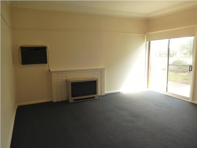 7 South Avenue, Yenda NSW 2681