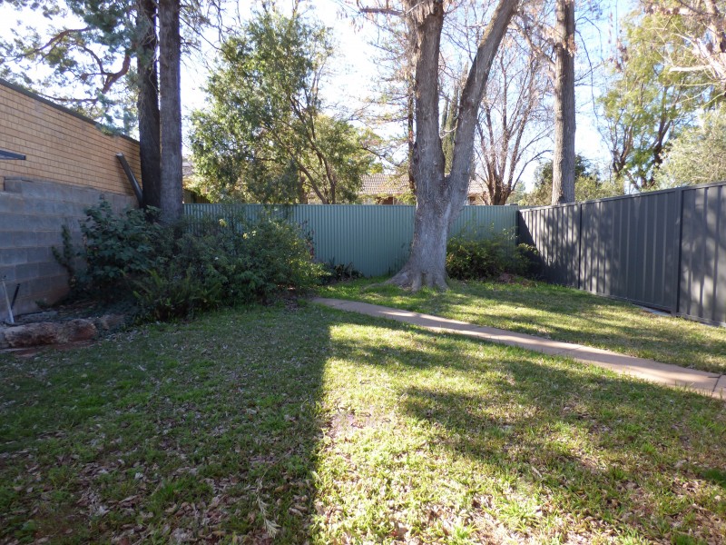 82 Ross Crescent, Griffith NSW 2680