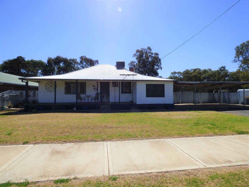 9 Demamiel Street, Darlington Point NSW 2706