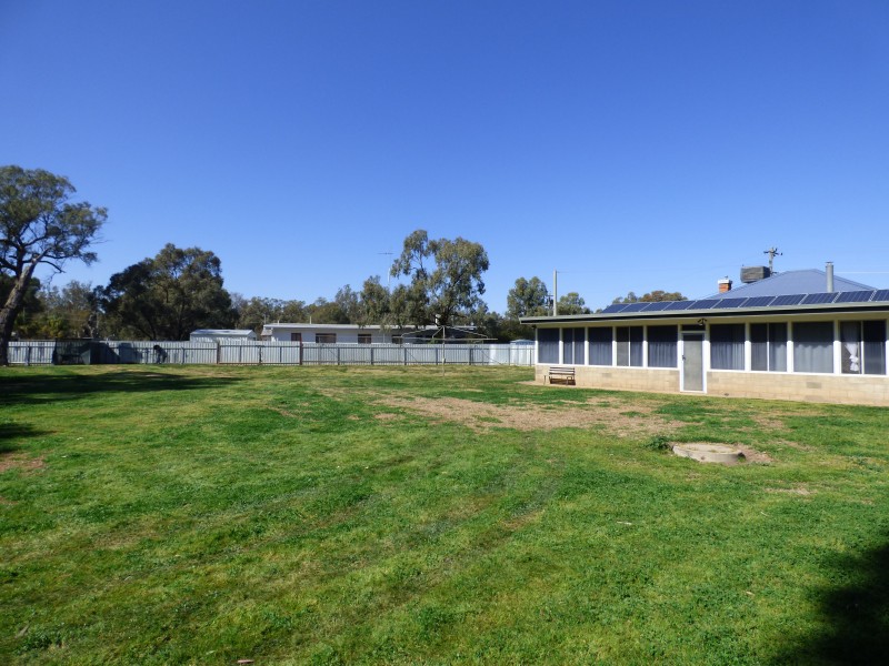 9 Demamiel Street, Darlington Point NSW 2706