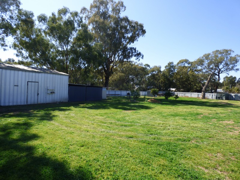 9 Demamiel Street, Darlington Point NSW 2706
