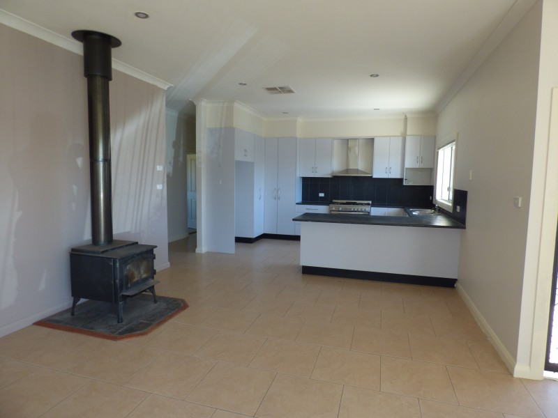 18 Uri Street, Darlington Point NSW 2706