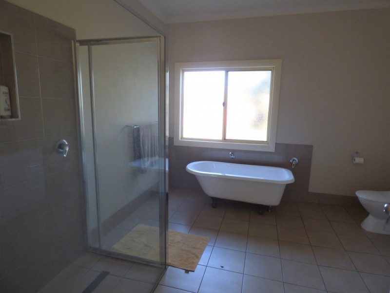 18 Uri Street, Darlington Point NSW 2706