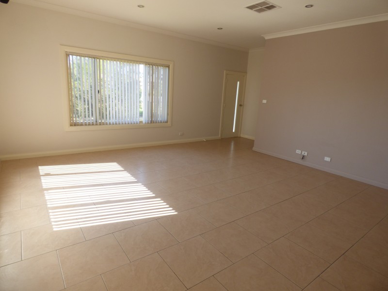 18 Uri Street, Darlington Point NSW 2706