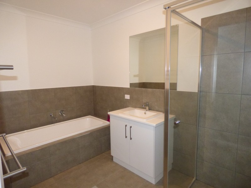 8 Scremin Grove, Griffith NSW 2680