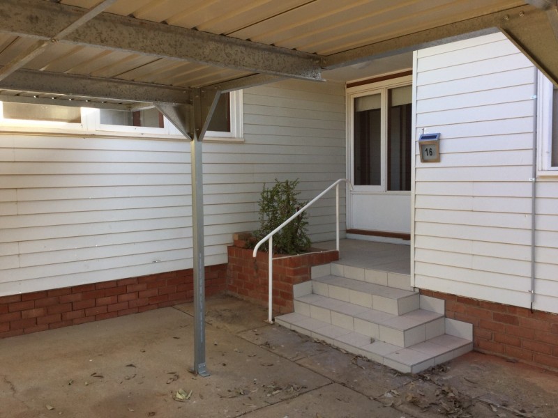 16 Bringagee Street, Griffith NSW 2680
