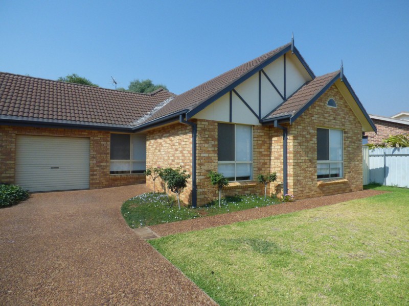 3B Dowell Place, Griffith NSW 2680
