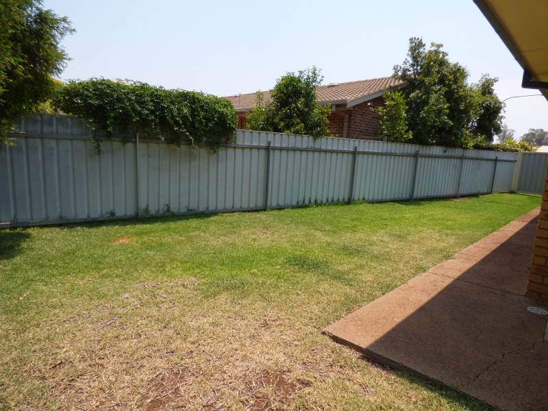 3B Dowell Place, Griffith NSW 2680