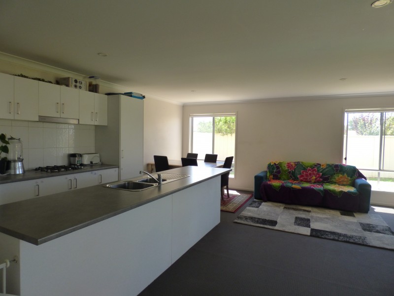 7 Howlong Crescent, Griffith NSW 2680