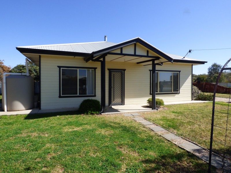 18 Uri Street, Darlington Point NSW 2706