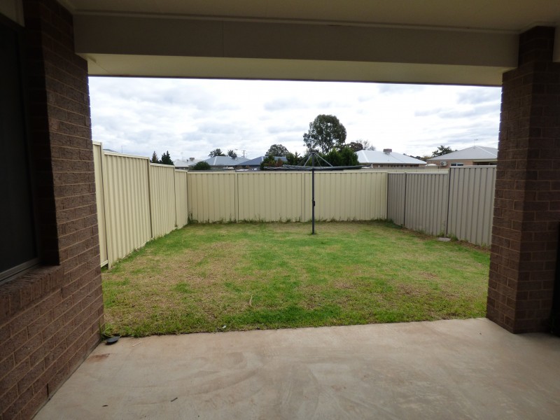 41B Walla Avenue, Griffith NSW 2680