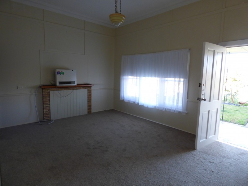 5 Collins Road, Griffith NSW 2680