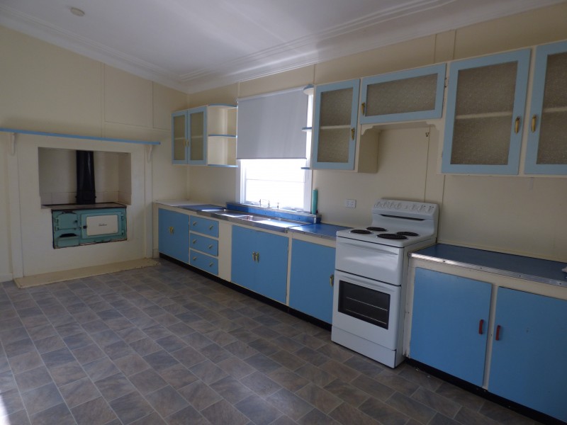 5 Collins Road, Griffith NSW 2680