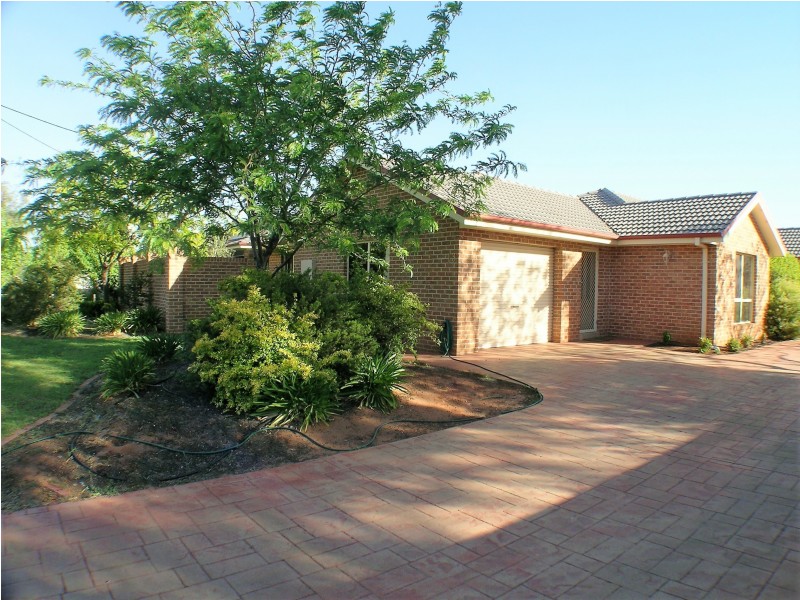 1/13 Leaver Street, Yenda NSW 2681