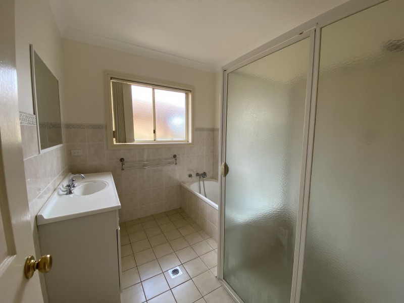 17A Clifton Boulevard, Griffith NSW 2680