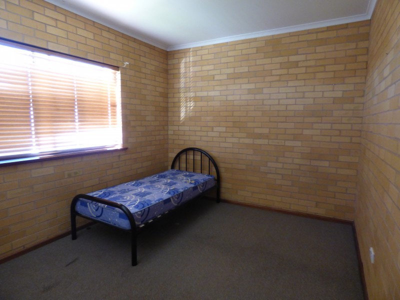 2/110 Benerembah Street, Griffith NSW 2680