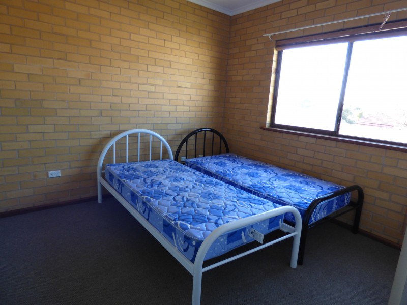 2/110 Benerembah Street, Griffith NSW 2680