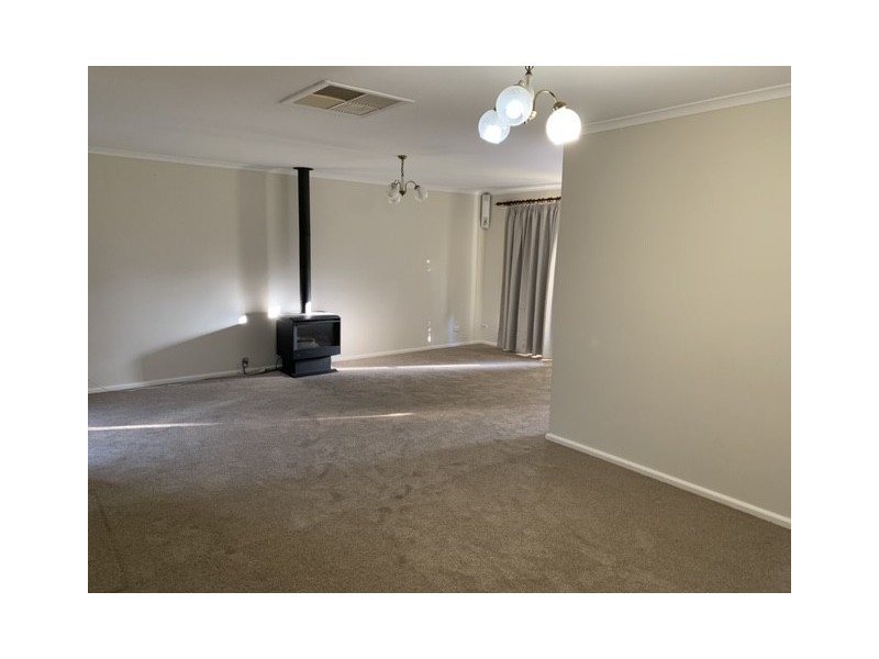5 Robertson Street, Griffith NSW 2680