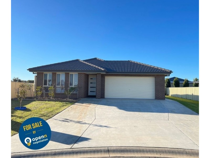 2 Hall Crescent, Yoogali NSW 2680