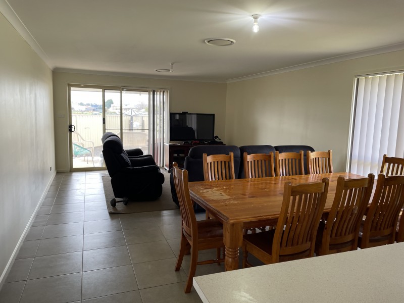 2 Hall Crescent, Yoogali NSW 2680