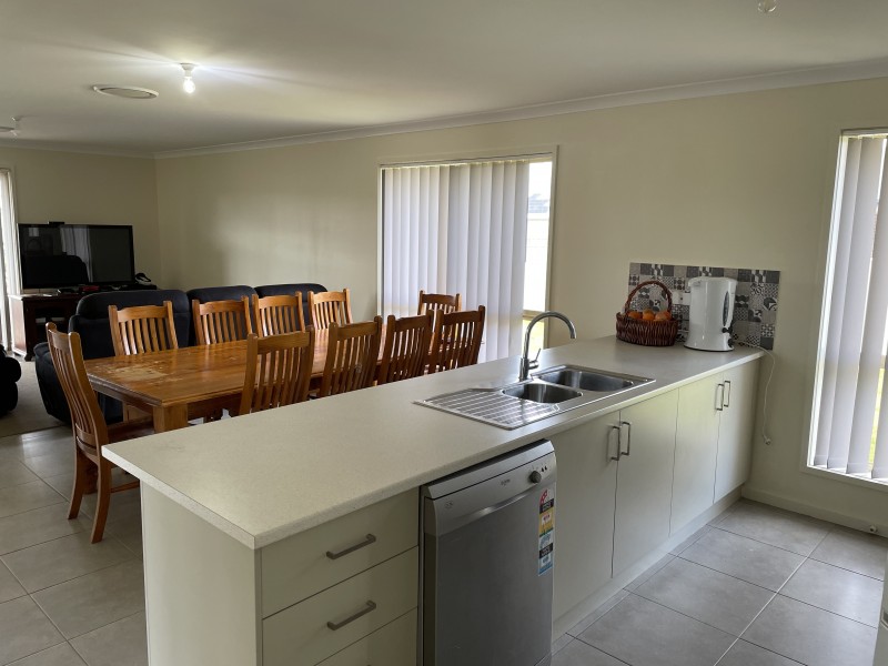 2 Hall Crescent, Yoogali NSW 2680