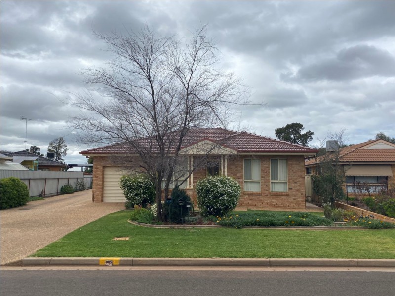 17A Clifton Boulevard, Griffith NSW 2680