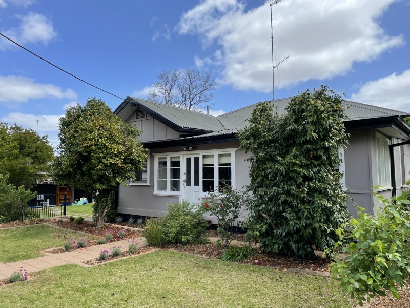 10 Illilliwa Street, Griffith NSW 2680