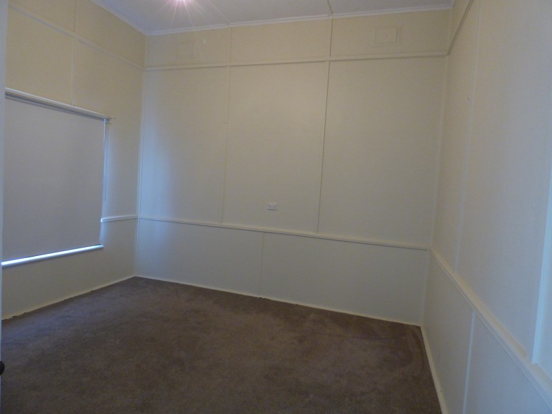 5 Collins Road, Griffith NSW 2680