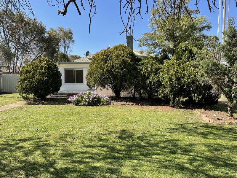 7 South Avenue, Yenda NSW 2681