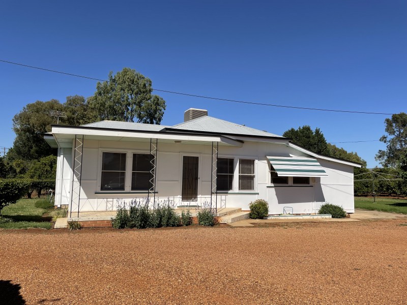 148 Walla Avenue, Griffith NSW 2680
