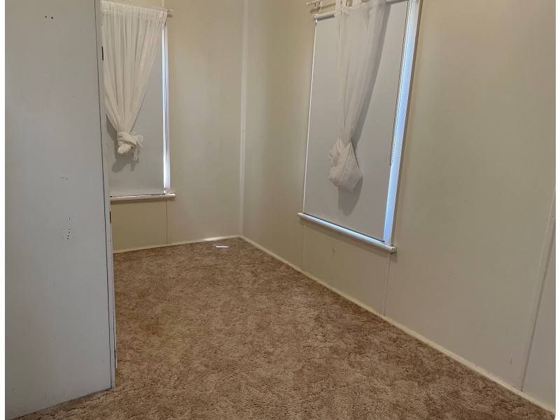 148 Walla Avenue, Griffith NSW 2680