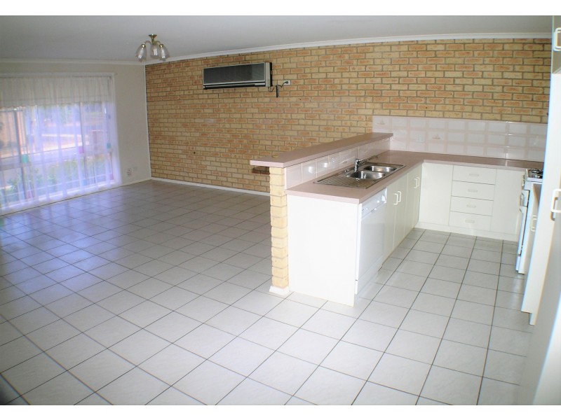 2/103 Daines Street, Griffith NSW 2680