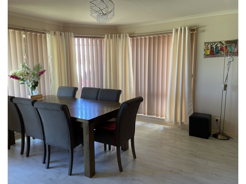 1 Dunvarleigh Crescent, Griffith NSW 2680