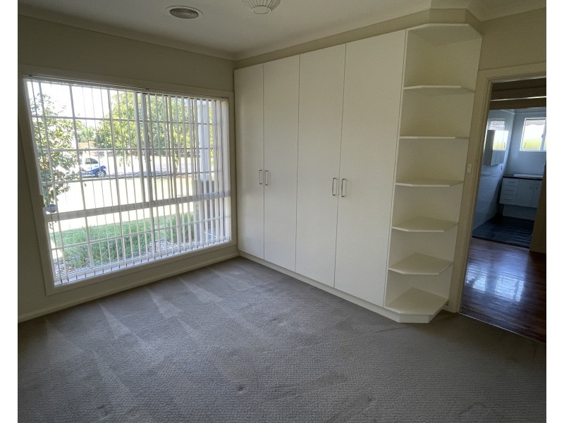 27 Kooba Street, Griffith NSW 2680