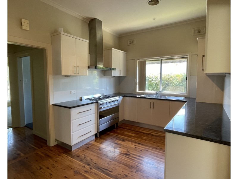 27 Kooba Street, Griffith NSW 2680