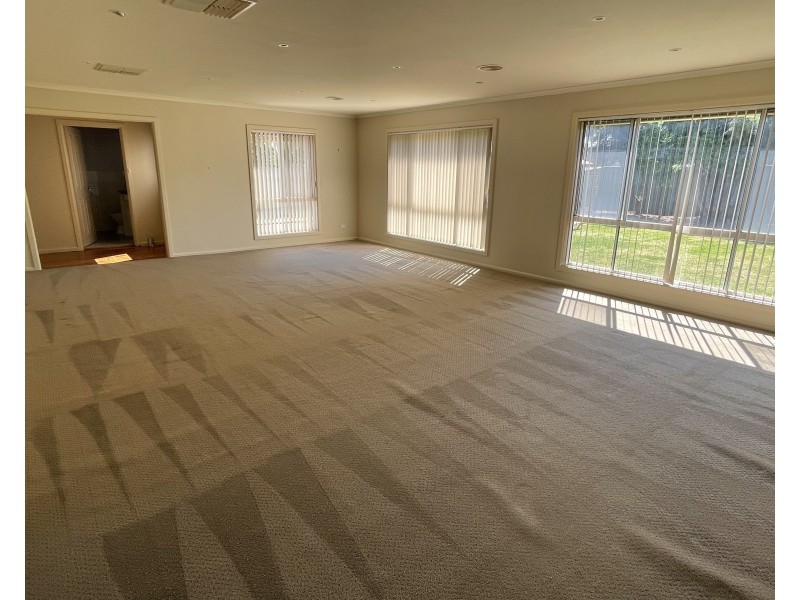 27 Kooba Street, Griffith NSW 2680