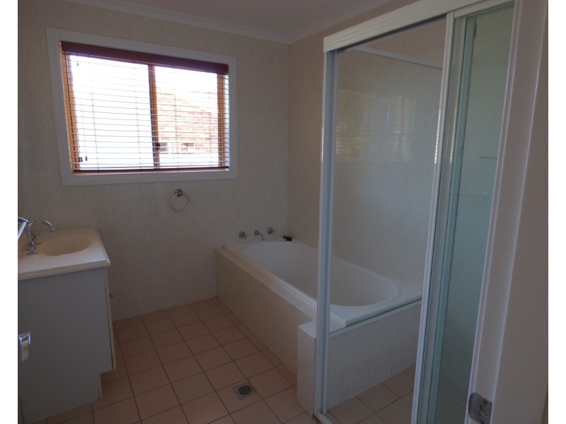 1/15 Robertson Street, Griffith NSW 2680