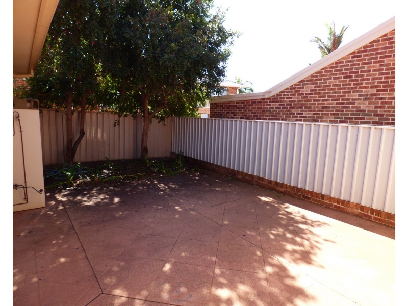 1/15 Robertson Street, Griffith NSW 2680