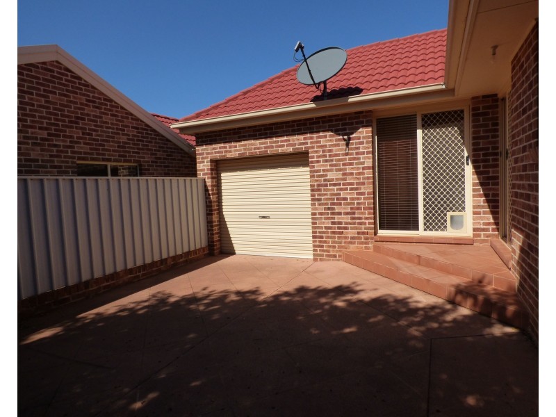 1/15 Robertson Street, Griffith NSW 2680