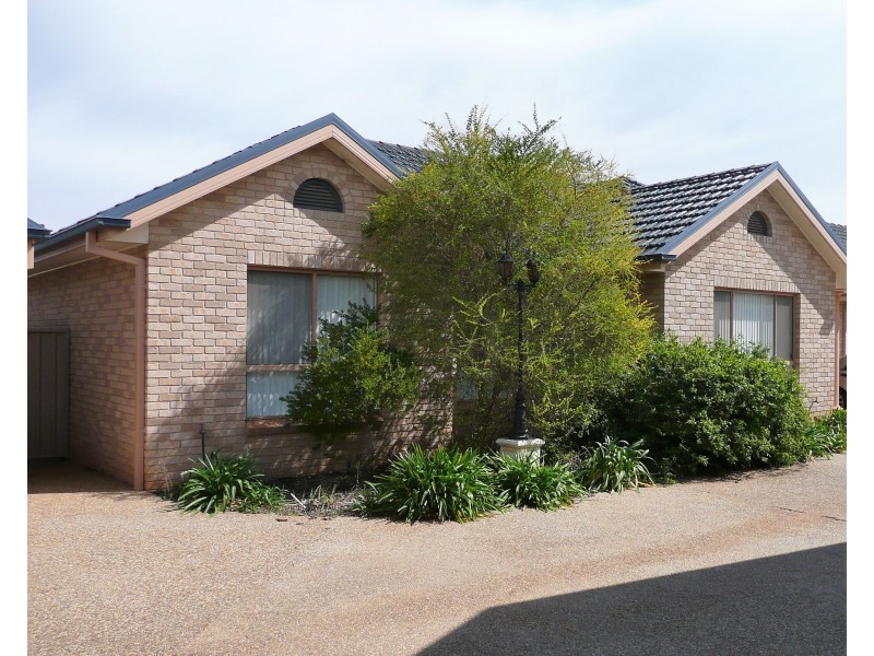 2/8 Mardon Place, Griffith NSW 2680