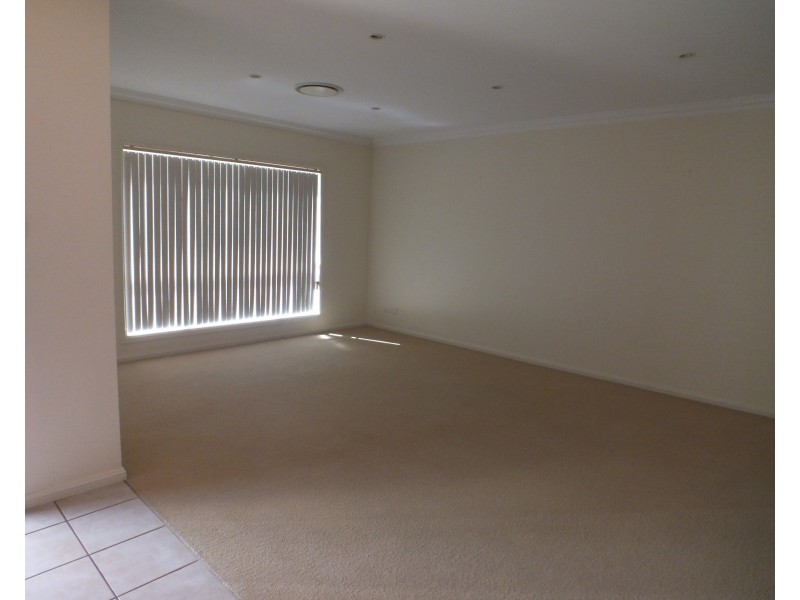 2/8 Mardon Place, Griffith NSW 2680