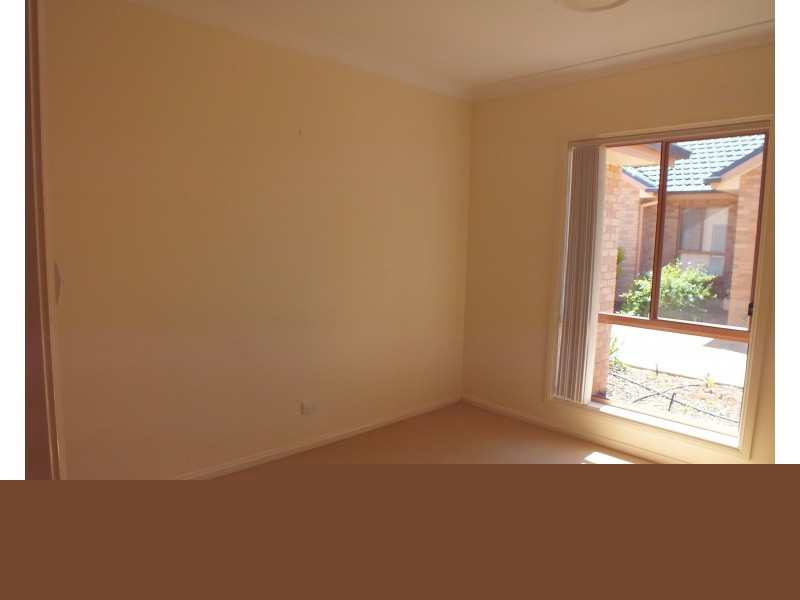 2/8 Mardon Place, Griffith NSW 2680