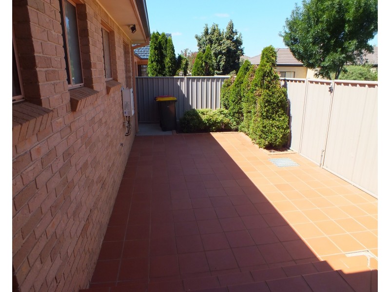 2/8 Mardon Place, Griffith NSW 2680