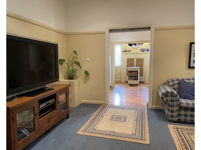 22 Kooba Street, Griffith NSW 2680