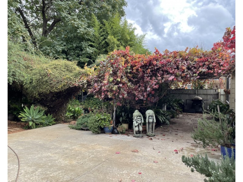22 Kooba Street, Griffith NSW 2680