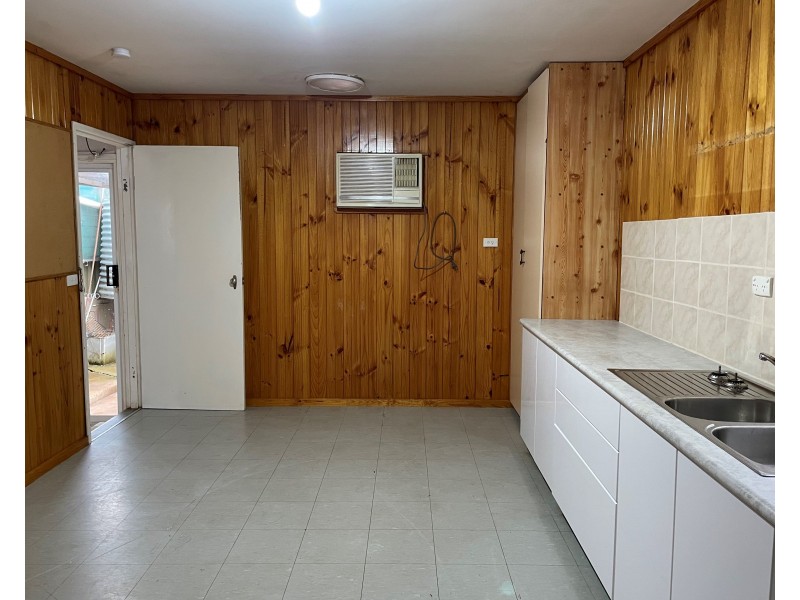 6 Kywong Street, Griffith NSW 2680