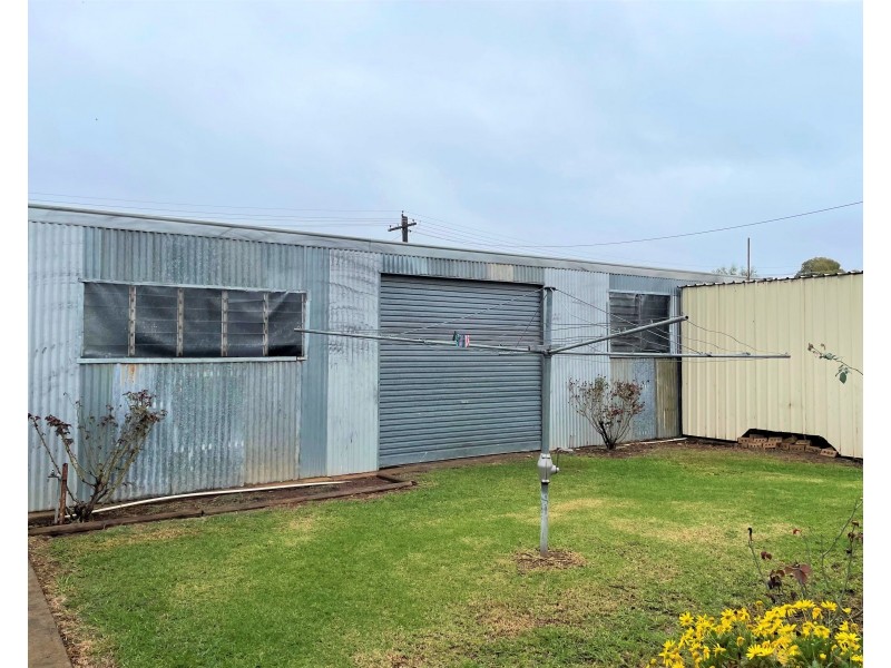 6 Kywong Street, Griffith NSW 2680